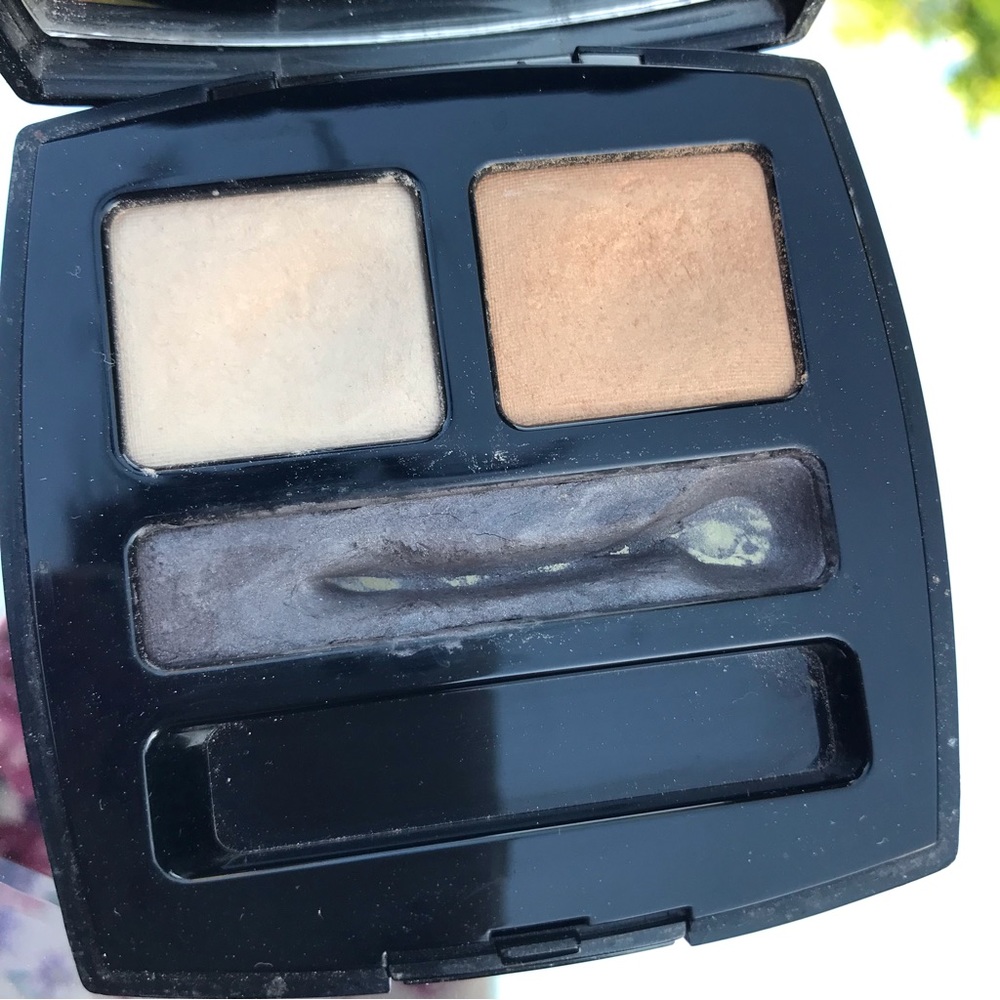 Chanel Intensites D’ombré “17 Essentielles” *Rare* - Picture 2 of 14